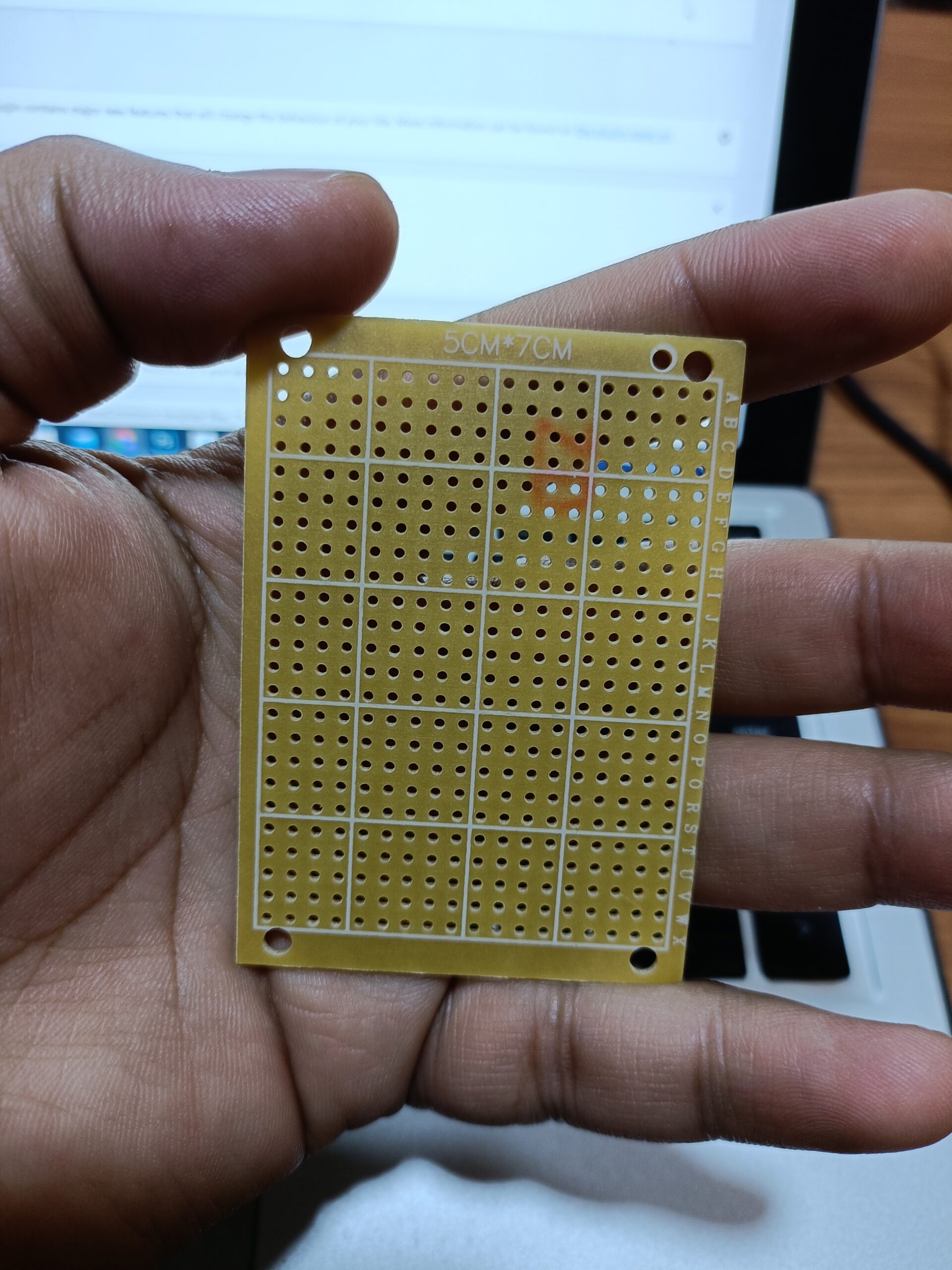 PCB Dots Holes (5x7cm2)