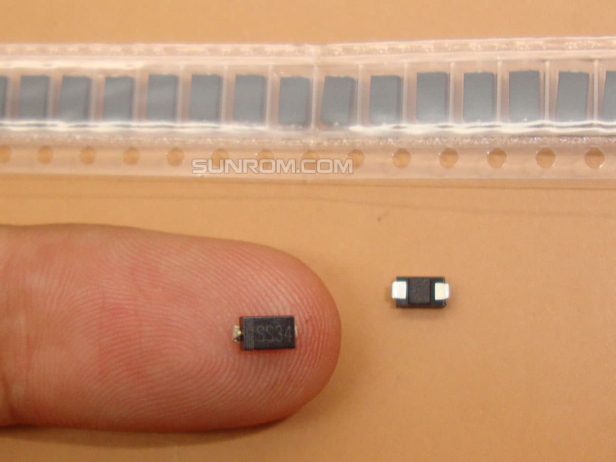 SMD Schottky diode SS34 (1N5822) 3A/40V
