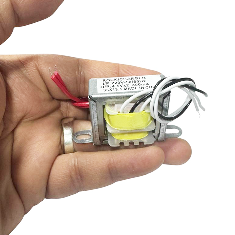 Small Transformer 220Vac to 4.5-0-4.5 Vac (300mA)