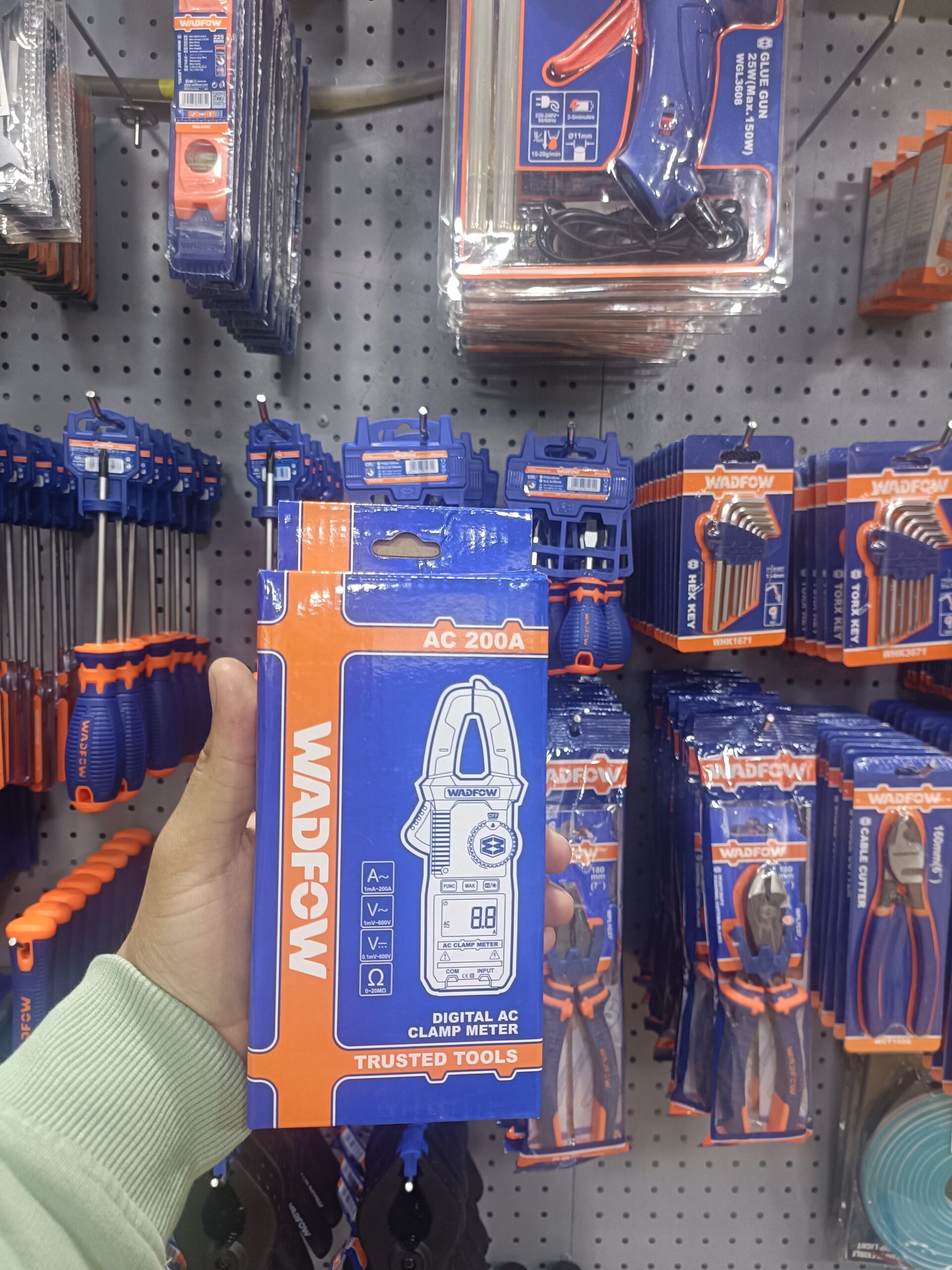 Digital Clamp Meter AC-200A Pocket Size WADFOW - WDM6501 - Image 3